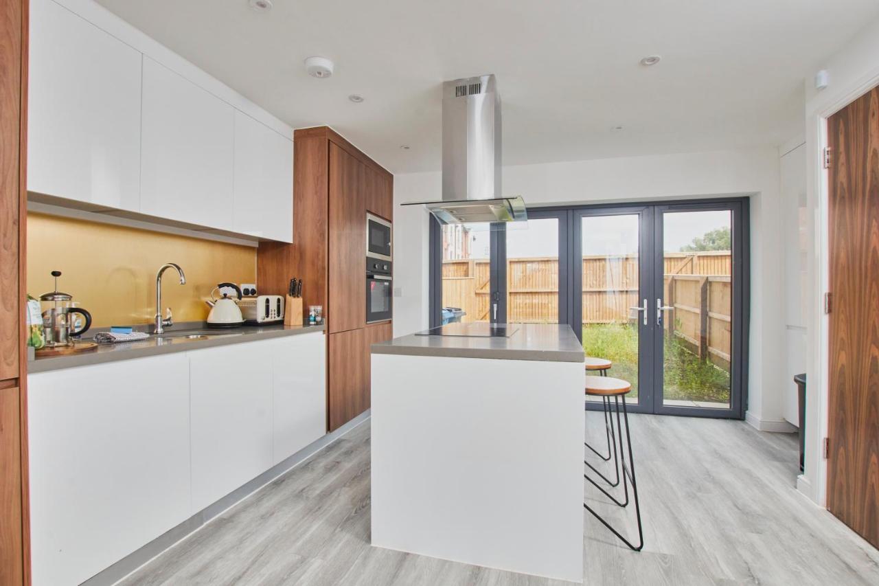 Fabulous 5 Bed House W Parking Villa Manchester Kültér fotó