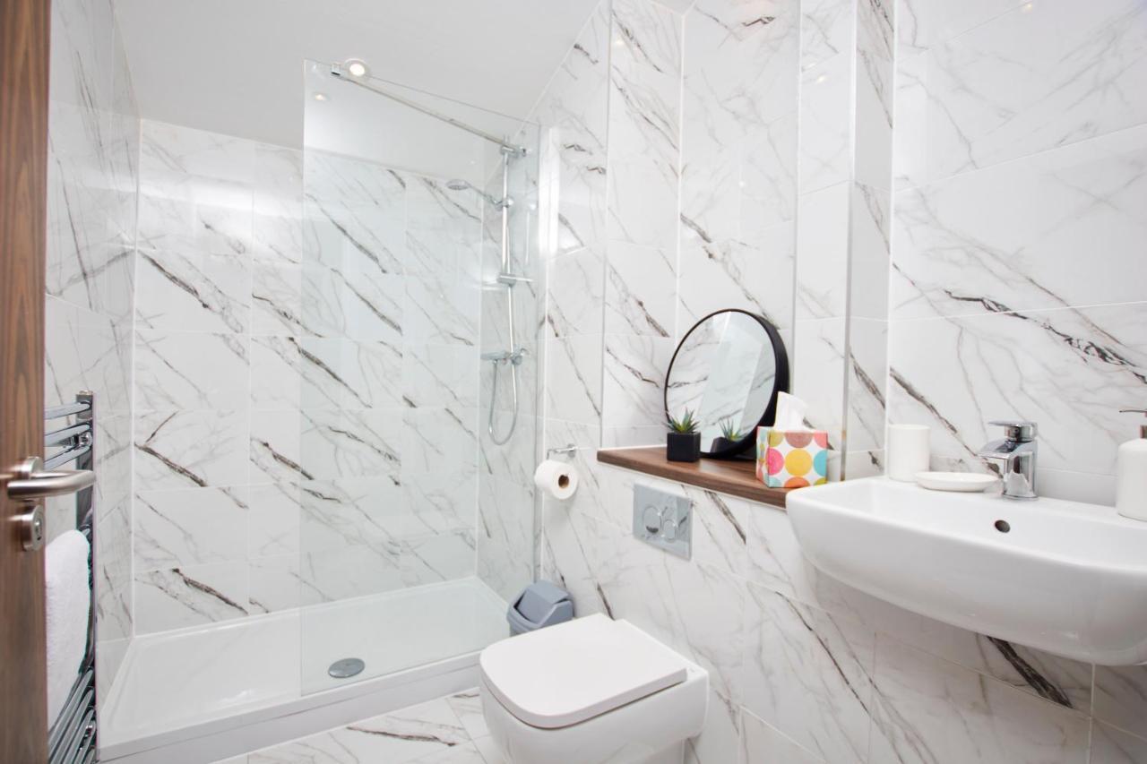 Fabulous 5 Bed House W Parking Villa Manchester Kültér fotó
